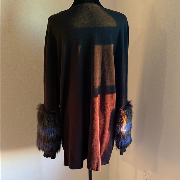 Alfani Black and Brown Sweatshirt with Faux Fur Cuffs - Picture 6 of 11